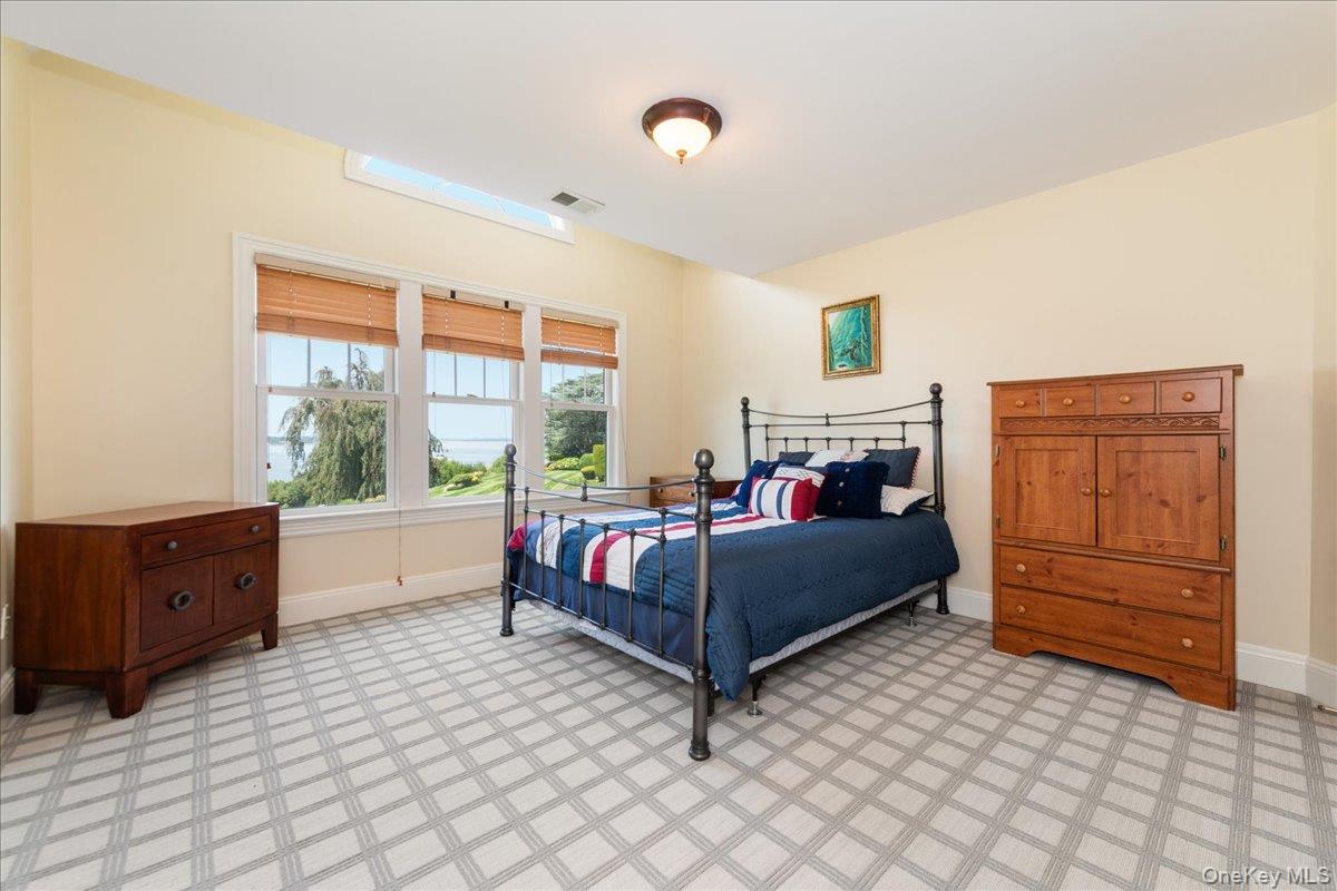 53 Pembroke Drive, Glen Cove, NY 11542