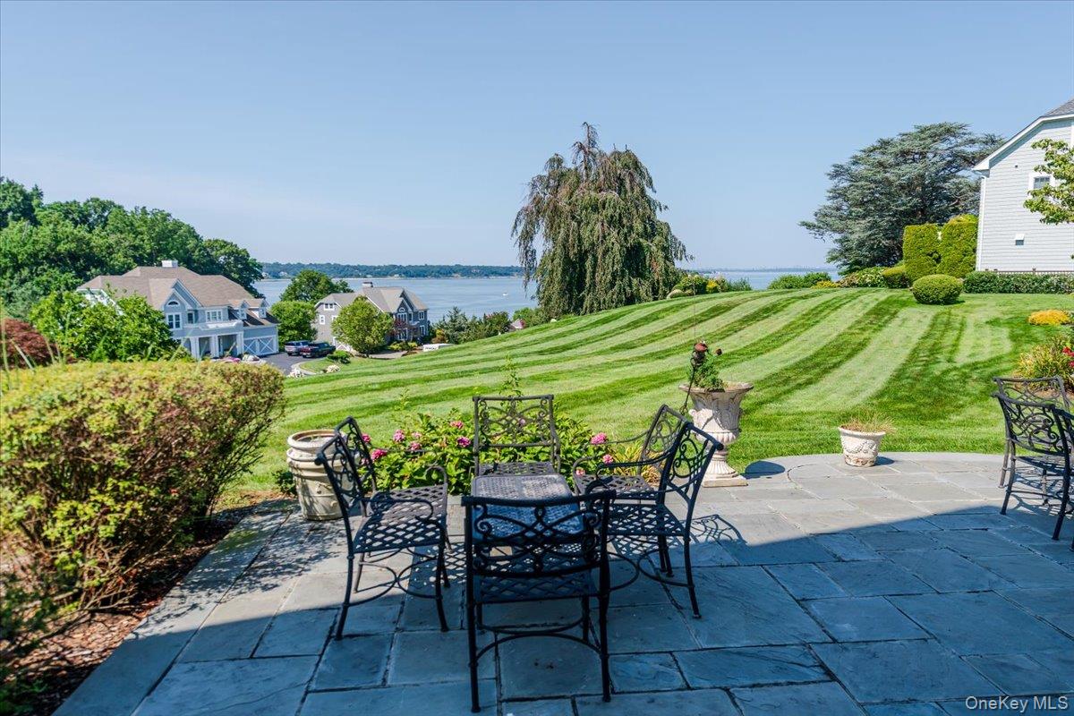 53 Pembroke Drive, Glen Cove, NY 11542