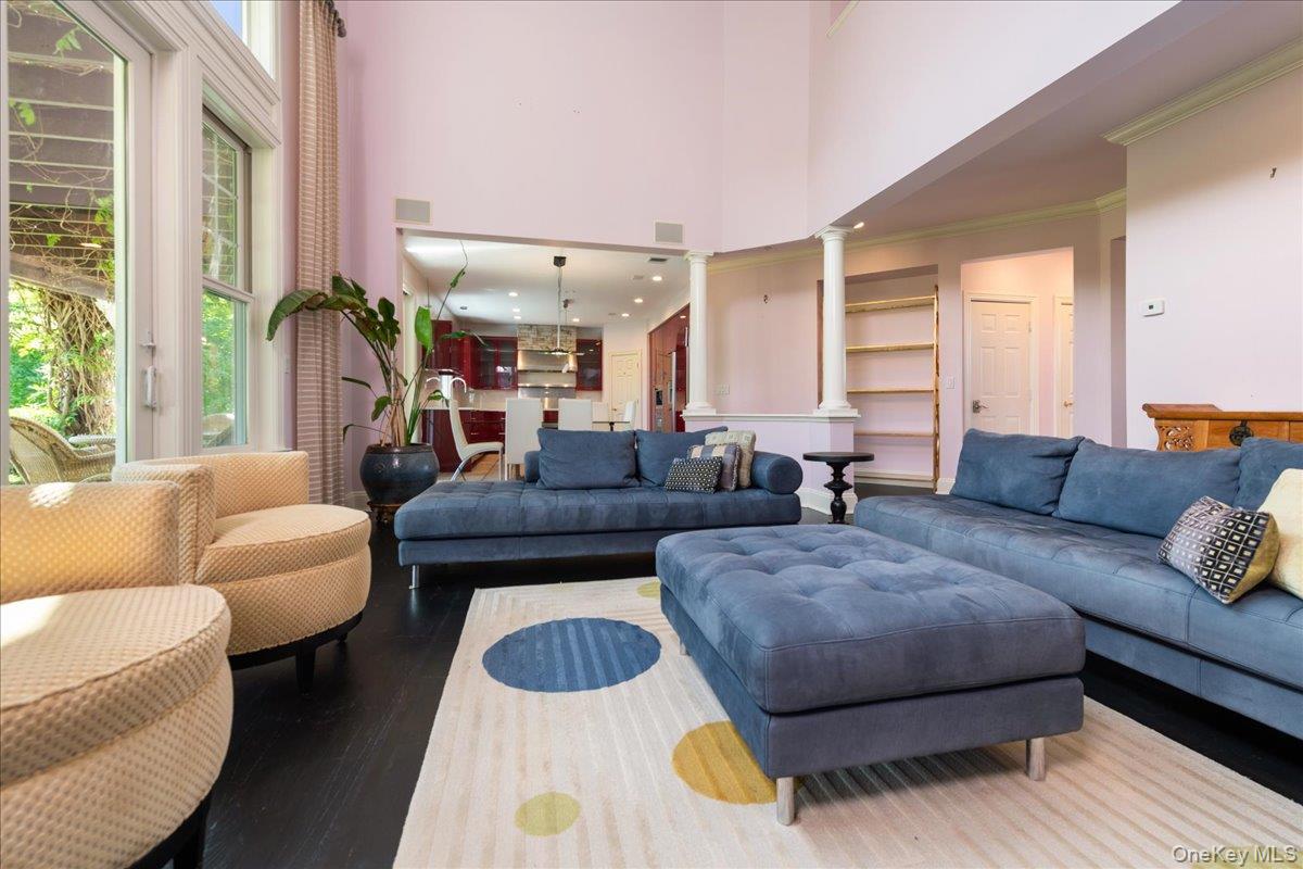 53 Pembroke Drive, Glen Cove, NY 11542