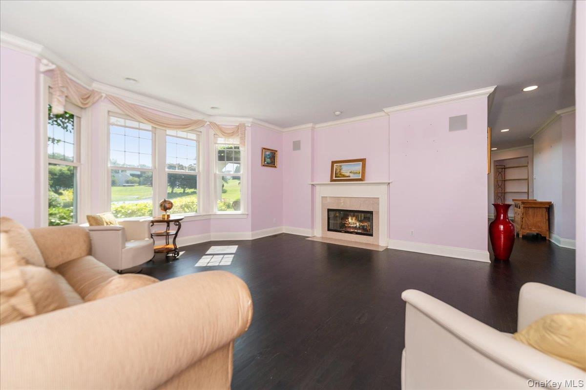 53 Pembroke Drive, Glen Cove, NY 11542