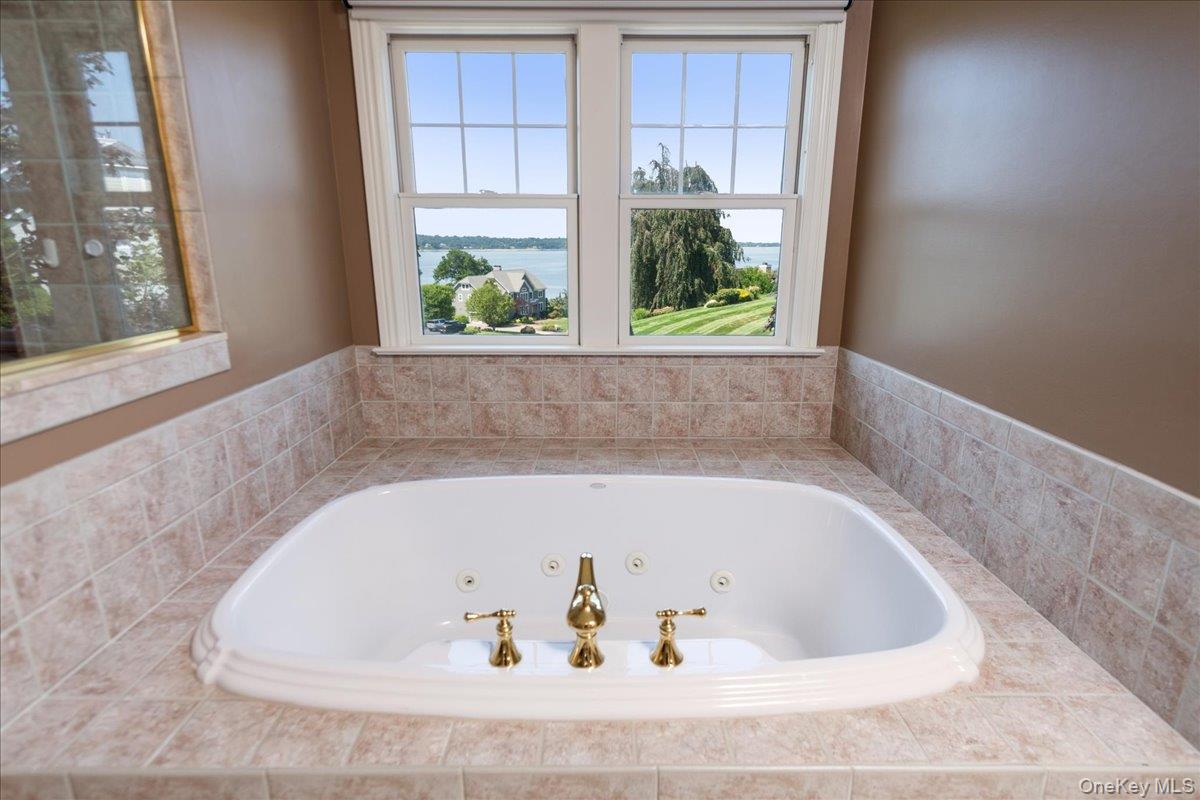 53 Pembroke Drive, Glen Cove, NY 11542