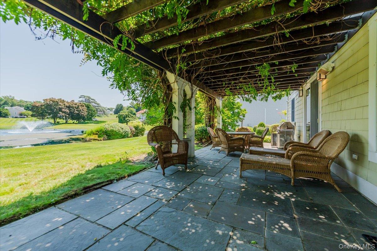 53 Pembroke Drive, Glen Cove, NY 11542