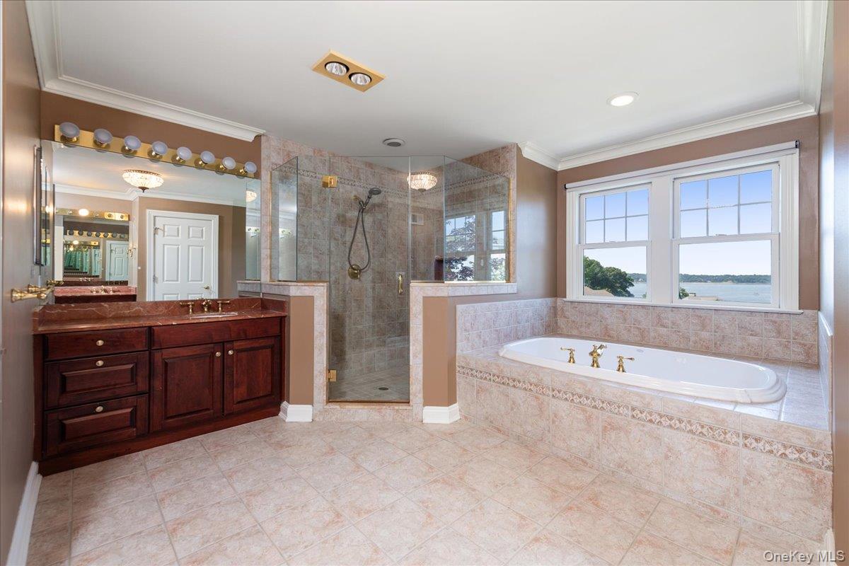 53 Pembroke Drive, Glen Cove, NY 11542