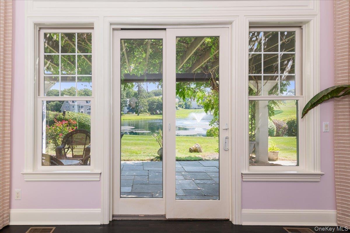 53 Pembroke Drive, Glen Cove, NY 11542