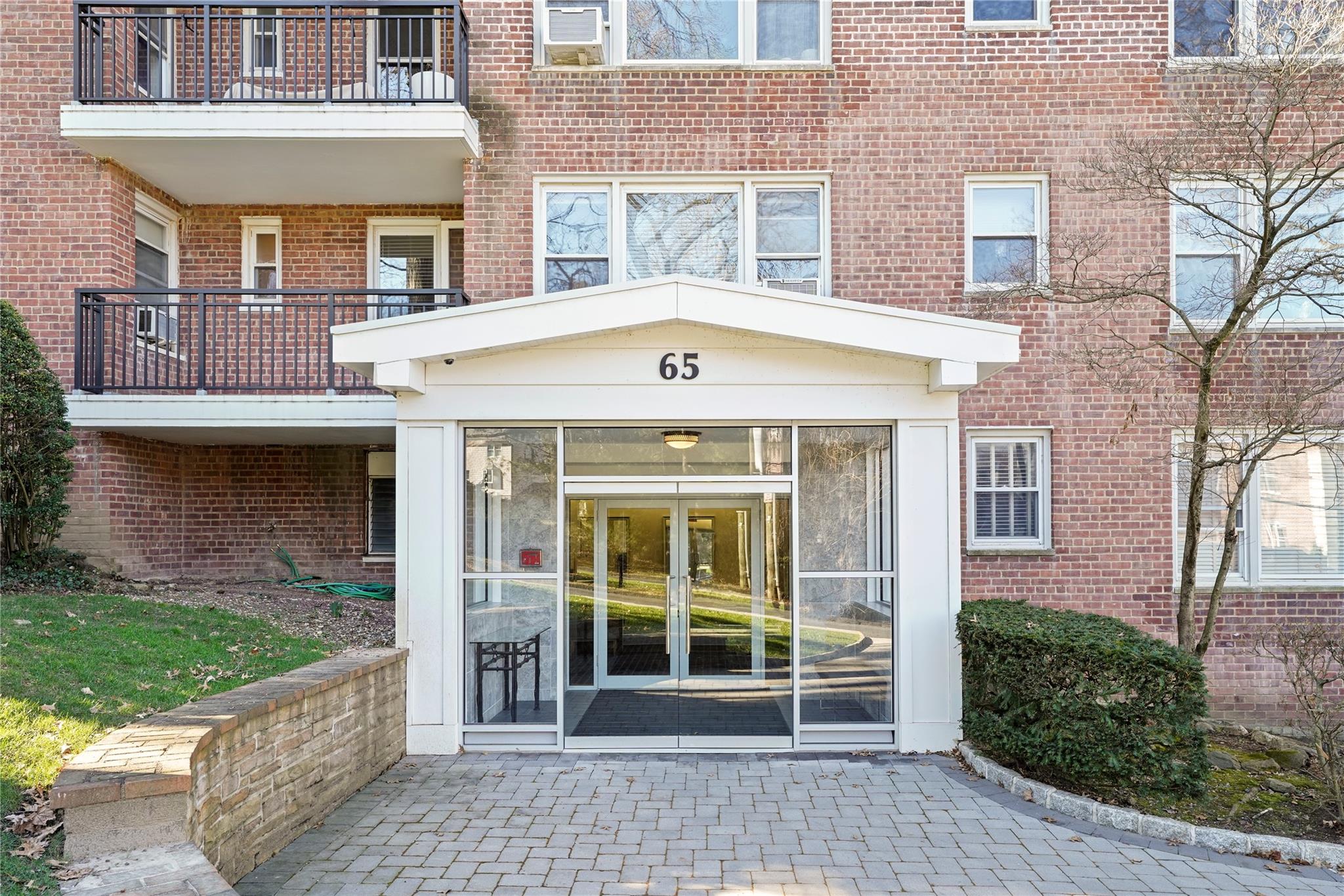 65 Durham Road # 2E, Bronxville, NY 10708