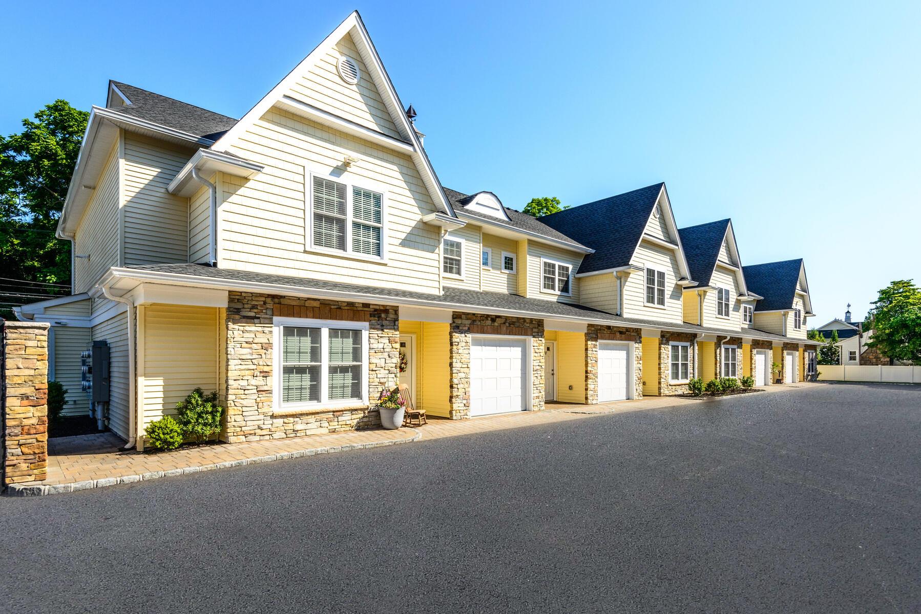 16 Creek Road # 505, Huntington, NY 11743