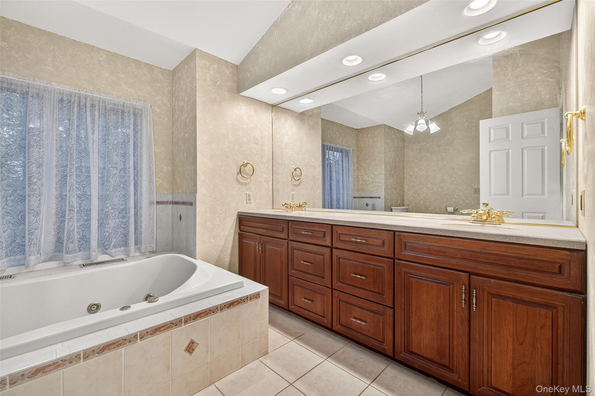 6 Sayer Road, Washingtonville, NY 10992