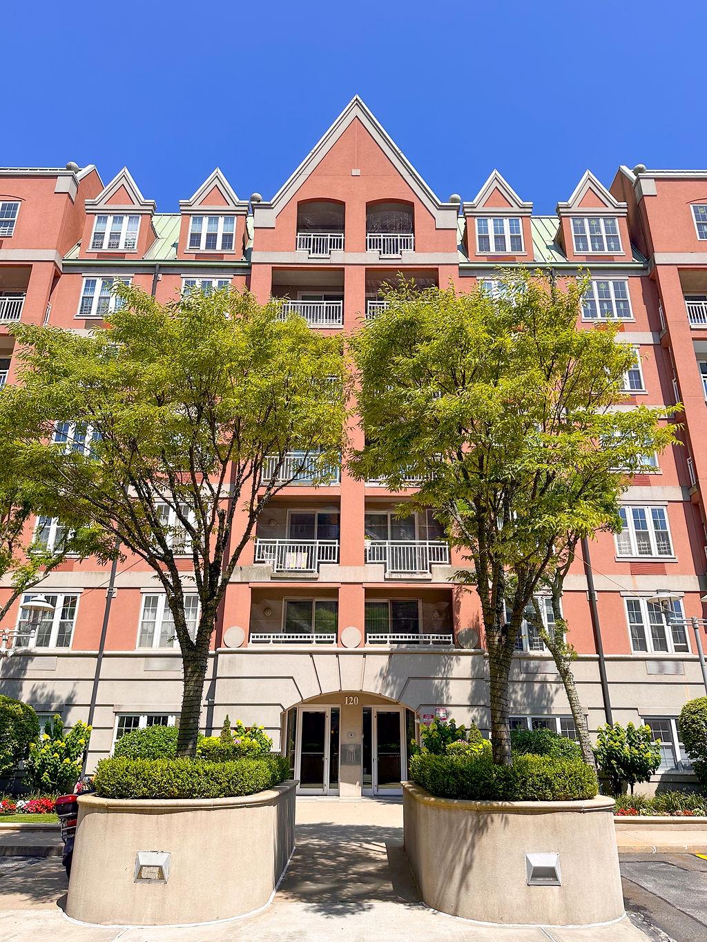 120 Oceana Drive W # 4B, Brooklyn, NY 11235