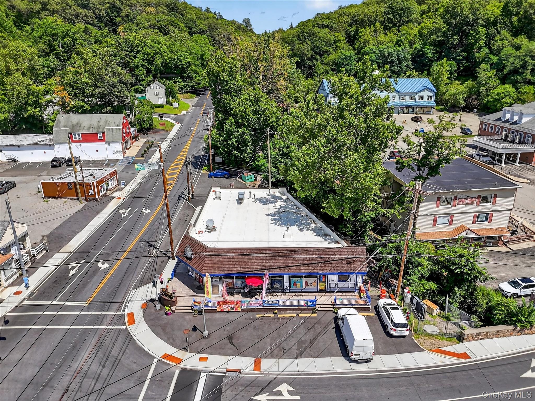 4 Oscawana Lake Road, Putnam Valley, NY 10579