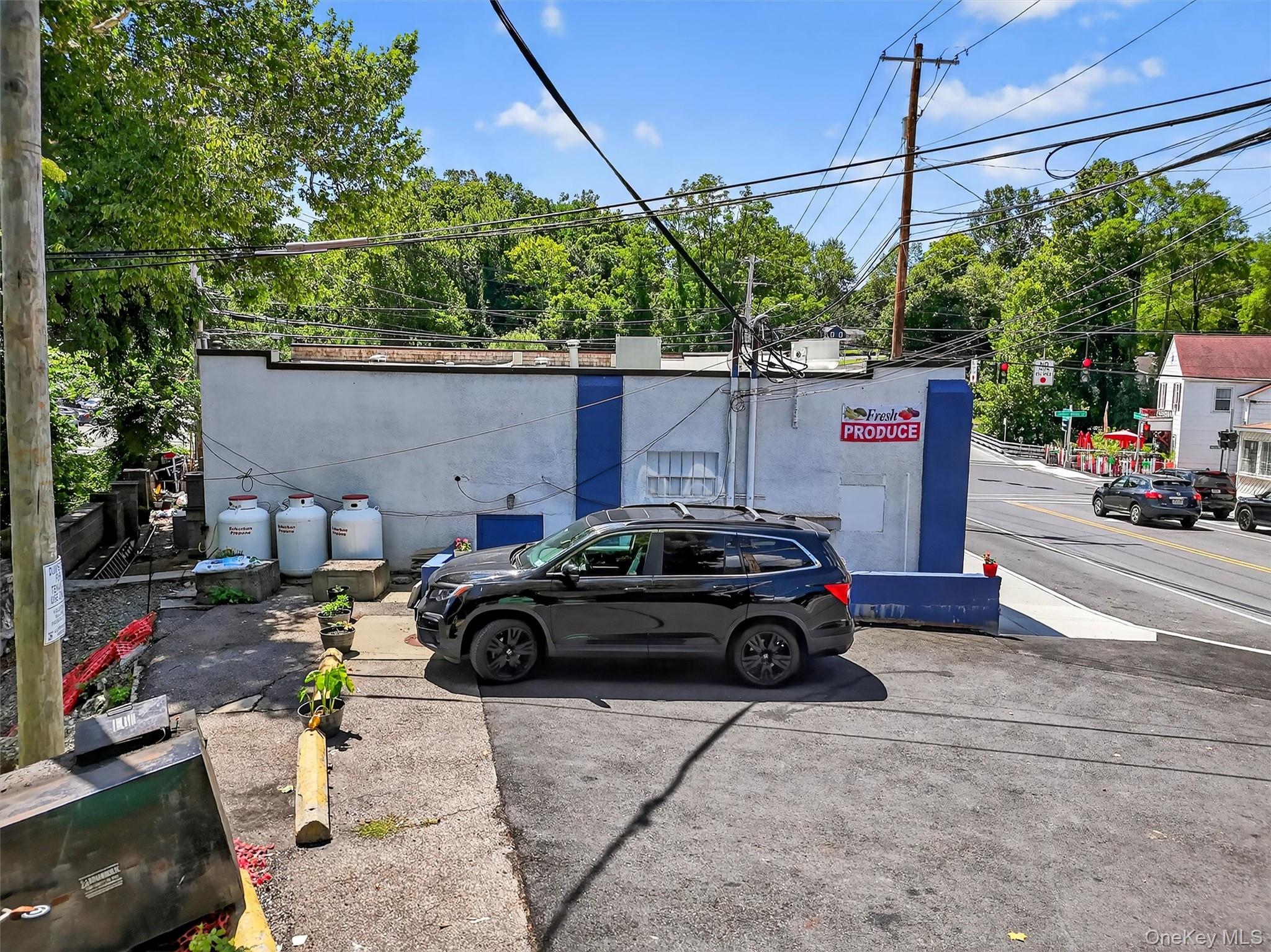 4 Oscawana Lake Road, Putnam Valley, NY 10579