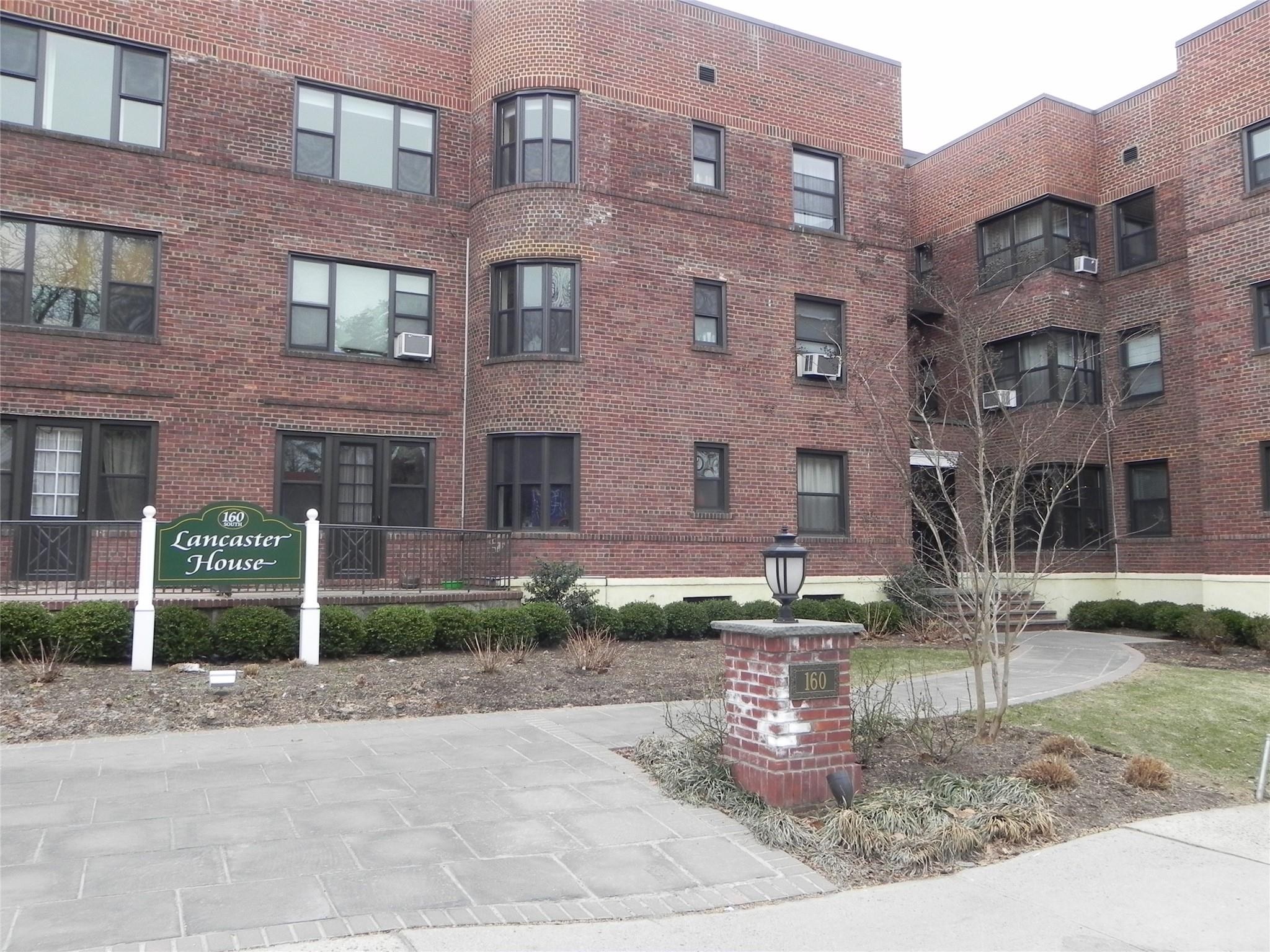 160 S Middle Neck Road # 3G, Great Neck, NY 11021