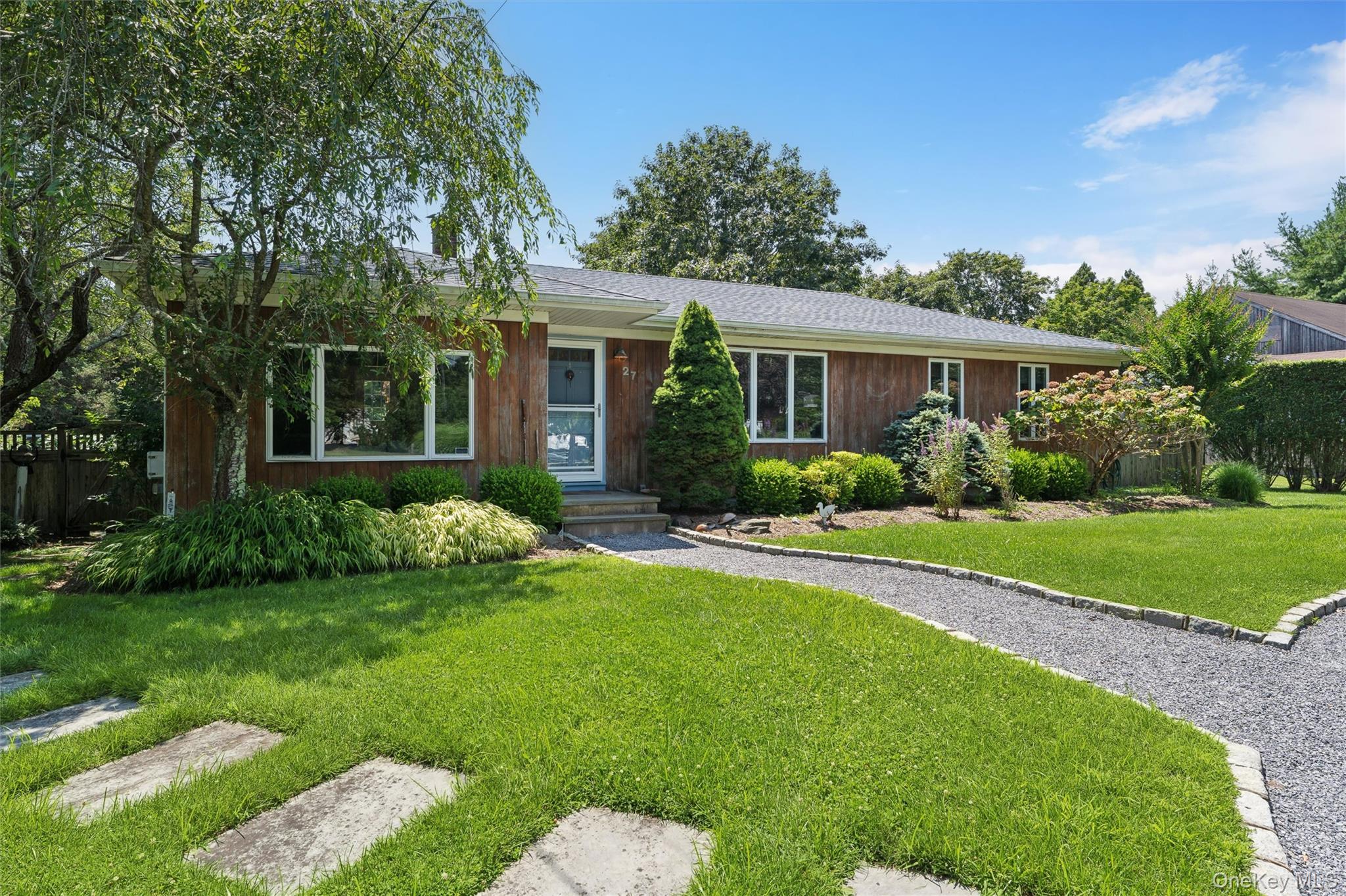 27 South Country Road, Westhampton, NY 11977