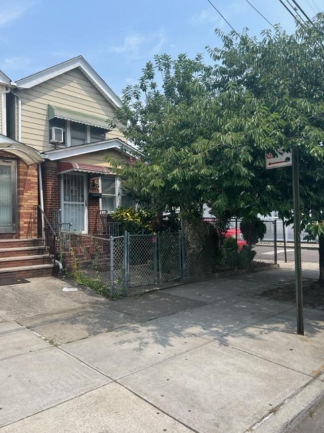87-21 139th Street, Briarwood, NY 11435