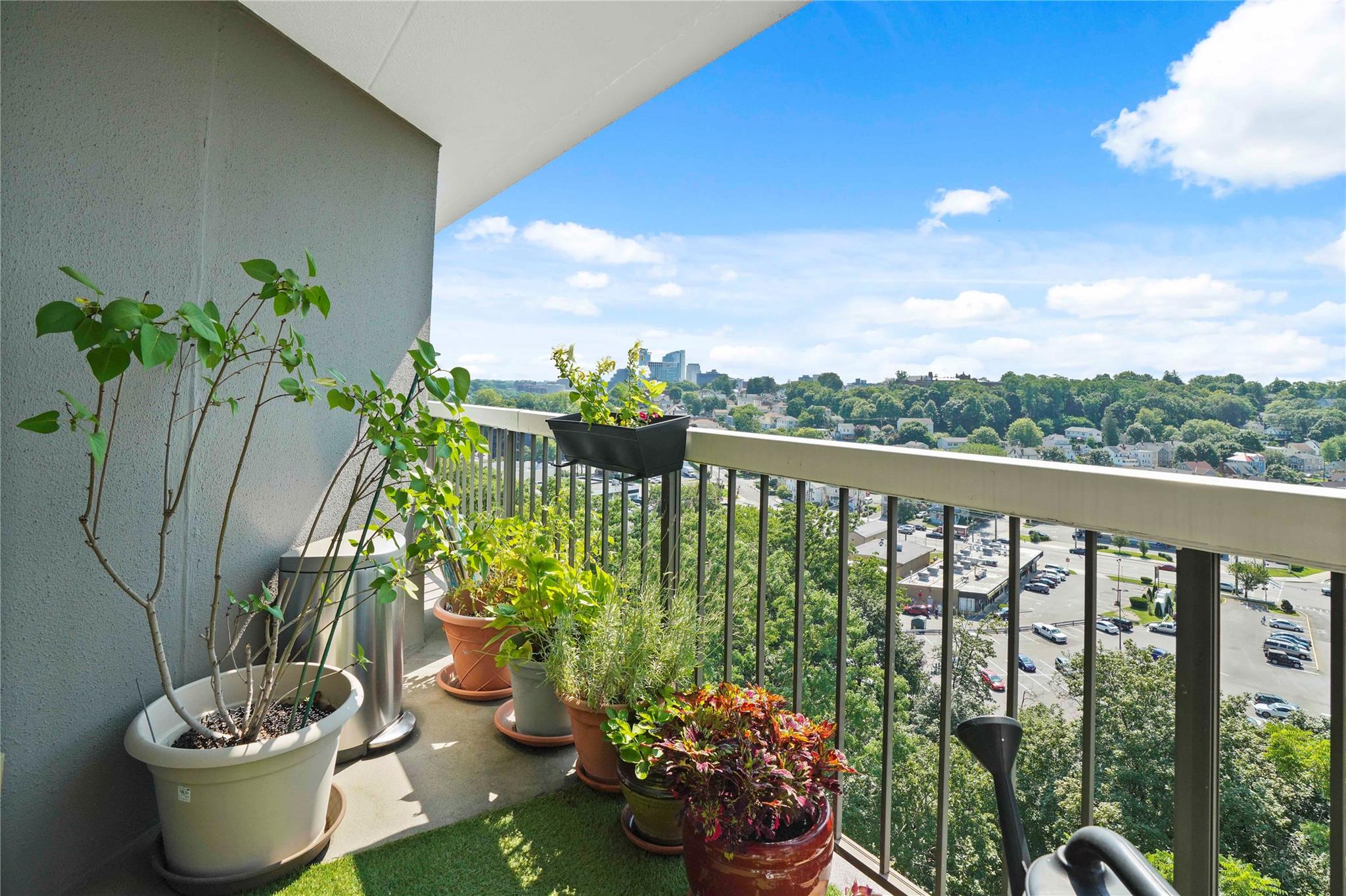 400 High Point Drive # PH12, Hartsdale, NY 10530