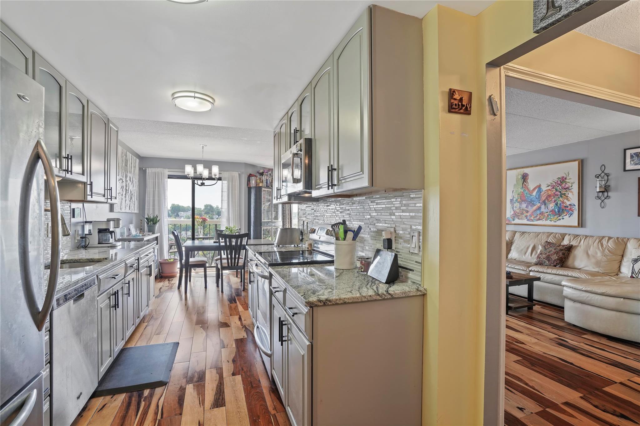 400 High Point Drive # PH12, Hartsdale, NY 10530