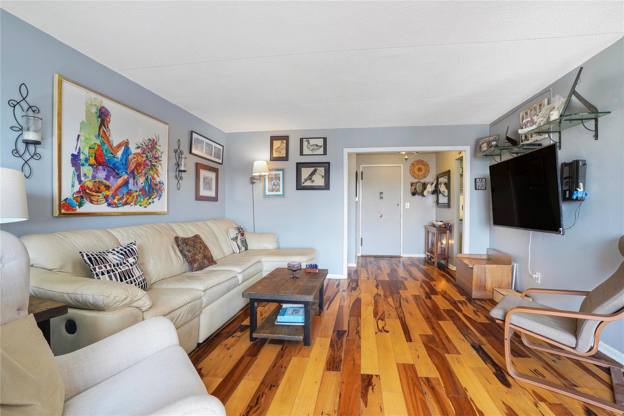 400 High Point Drive # PH12, Hartsdale, NY 10530
