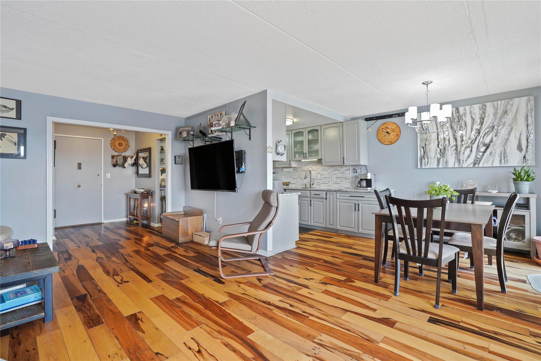 400 High Point Drive # PH12, Hartsdale, NY 10530