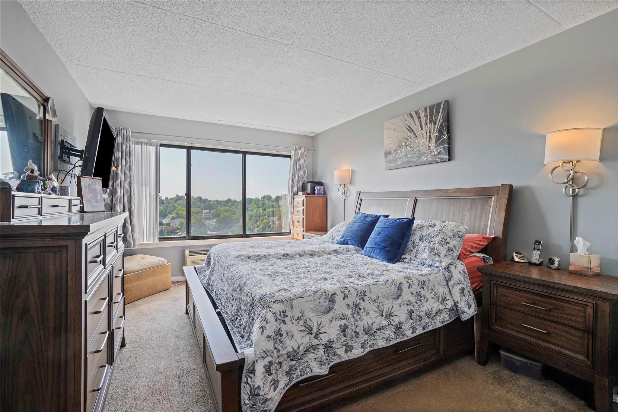 400 High Point Drive # PH12, Hartsdale, NY 10530