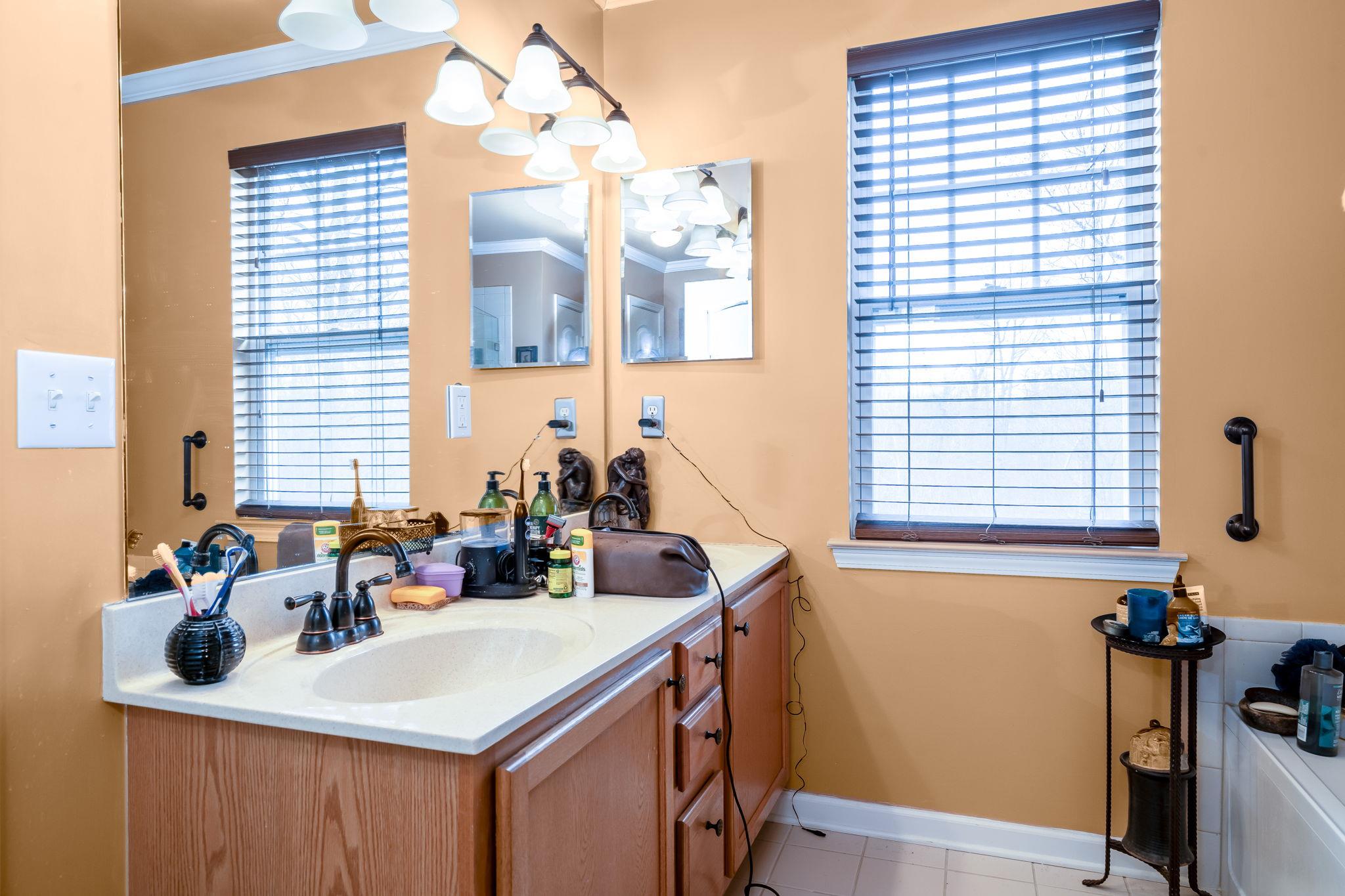 7 Avoncroft Lane, Middletown, NY 10940