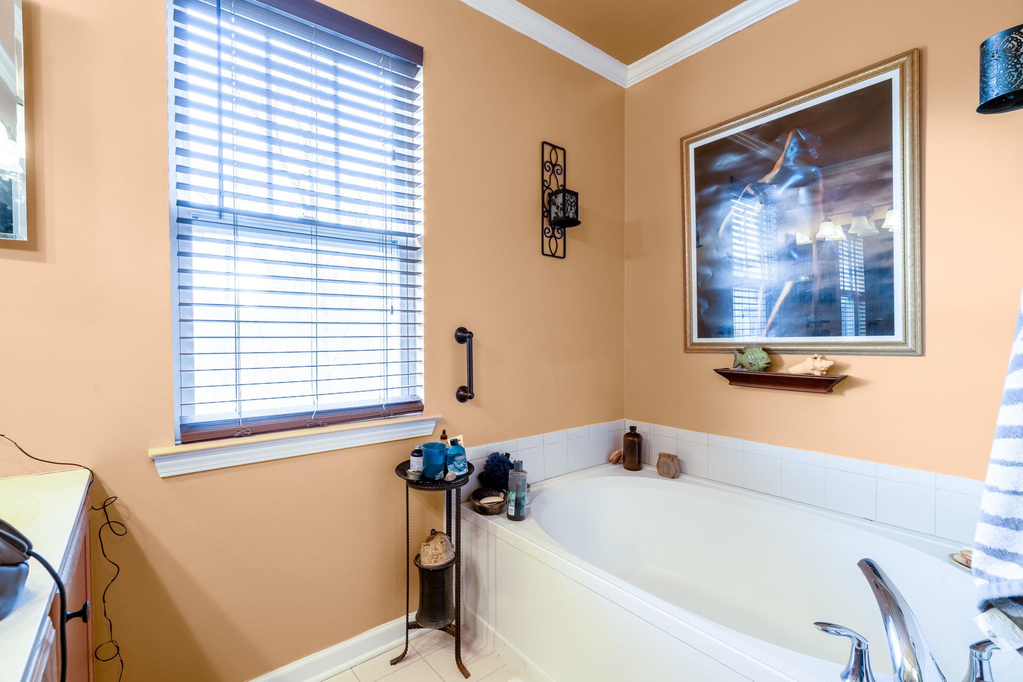 7 Avoncroft Lane, Middletown, NY 10940