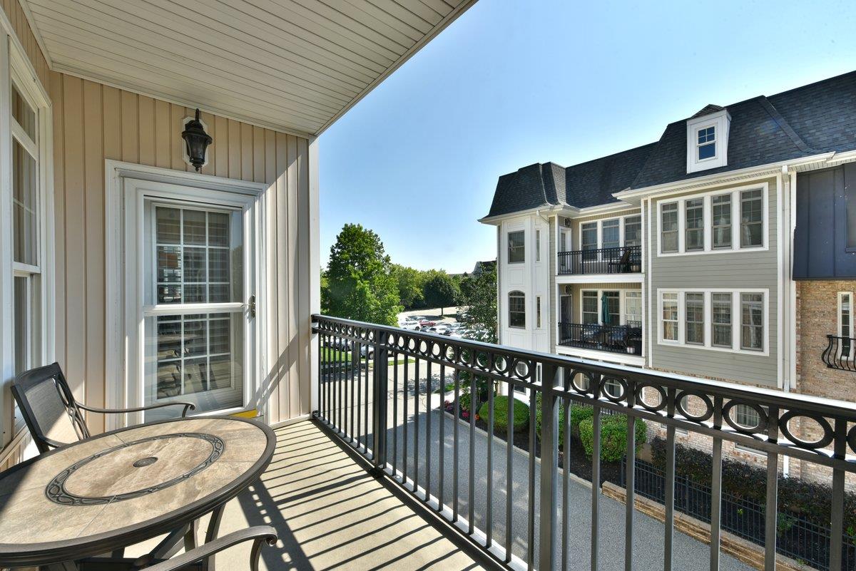 415 Pacing Way, Westbury, NY 11590