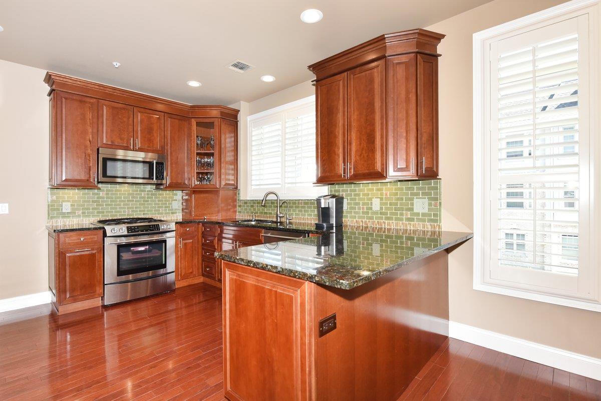 415 Pacing Way, Westbury, NY 11590