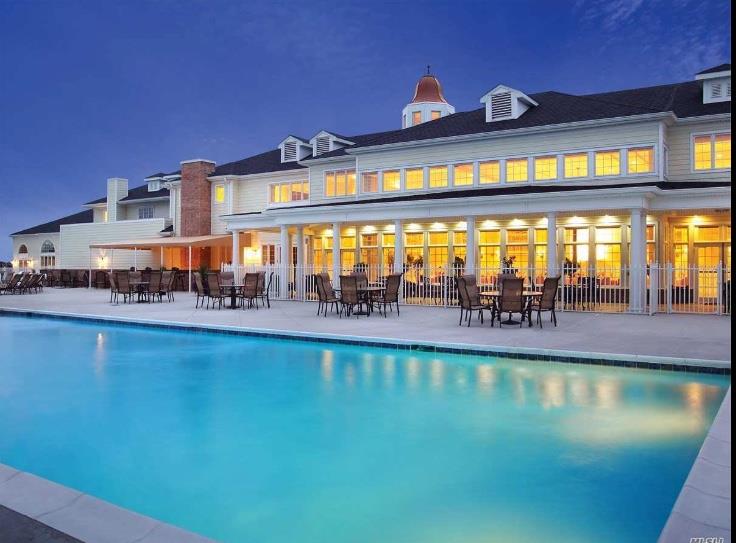 415 Pacing Way, Westbury, NY 11590