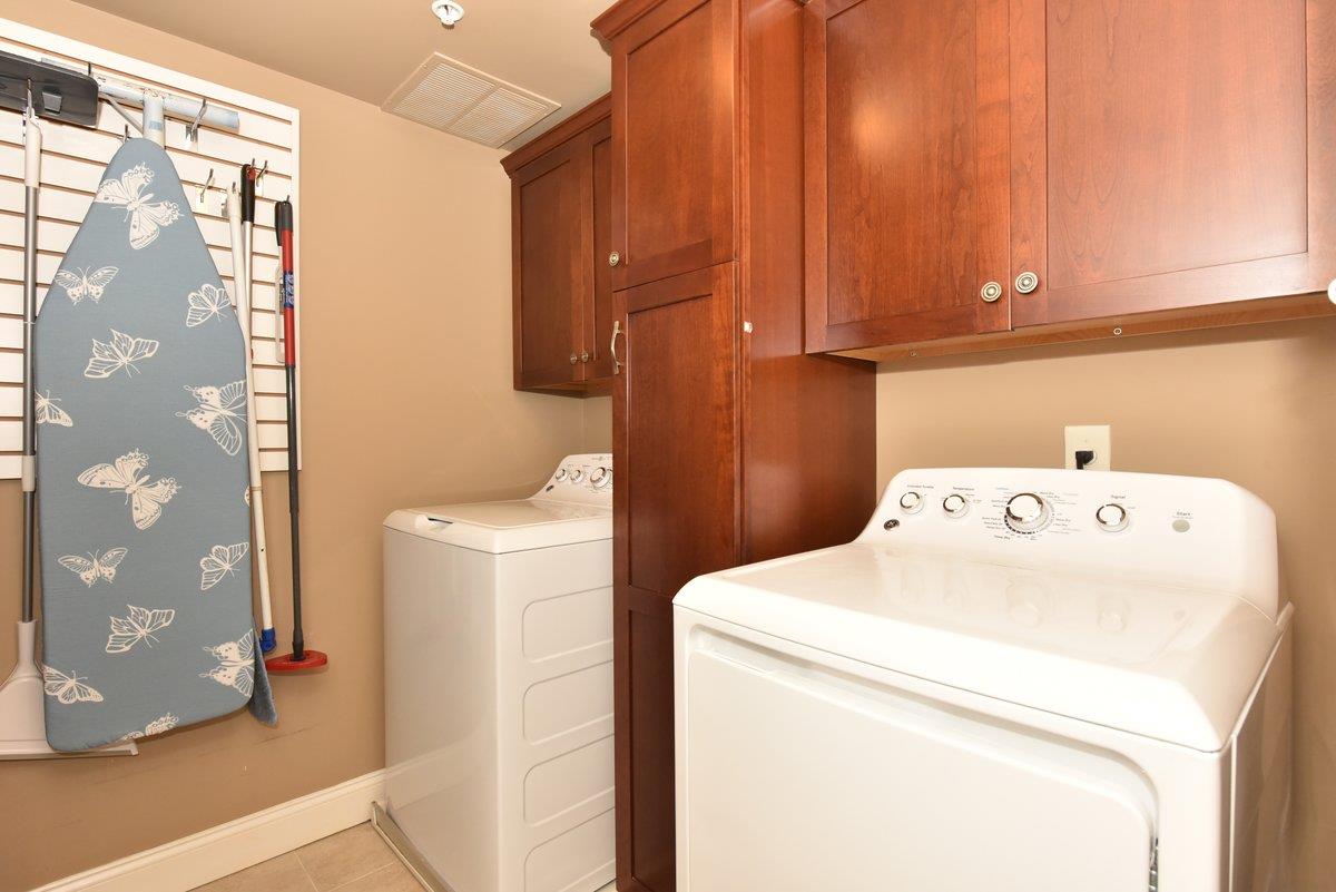 415 Pacing Way, Westbury, NY 11590