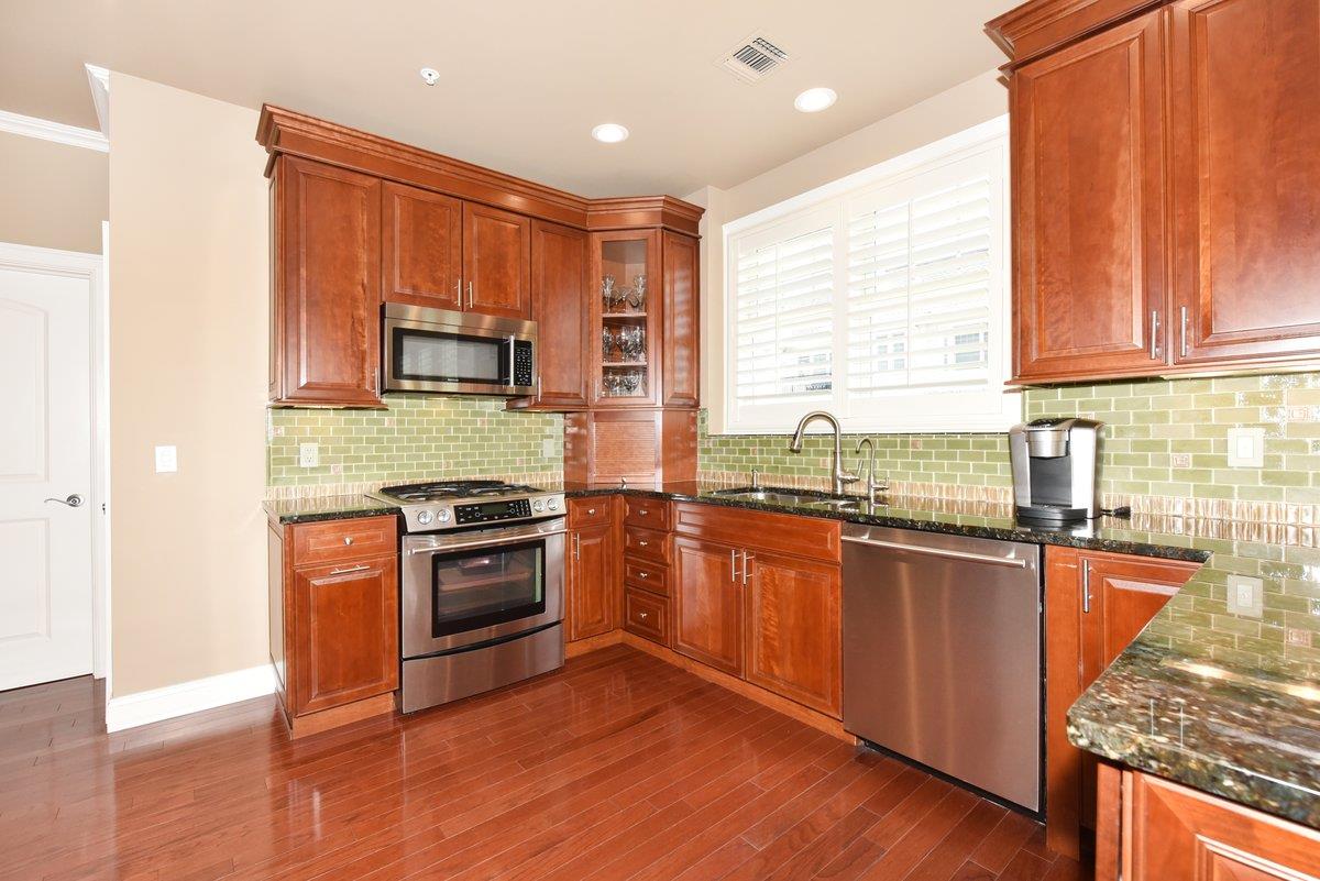 415 Pacing Way, Westbury, NY 11590