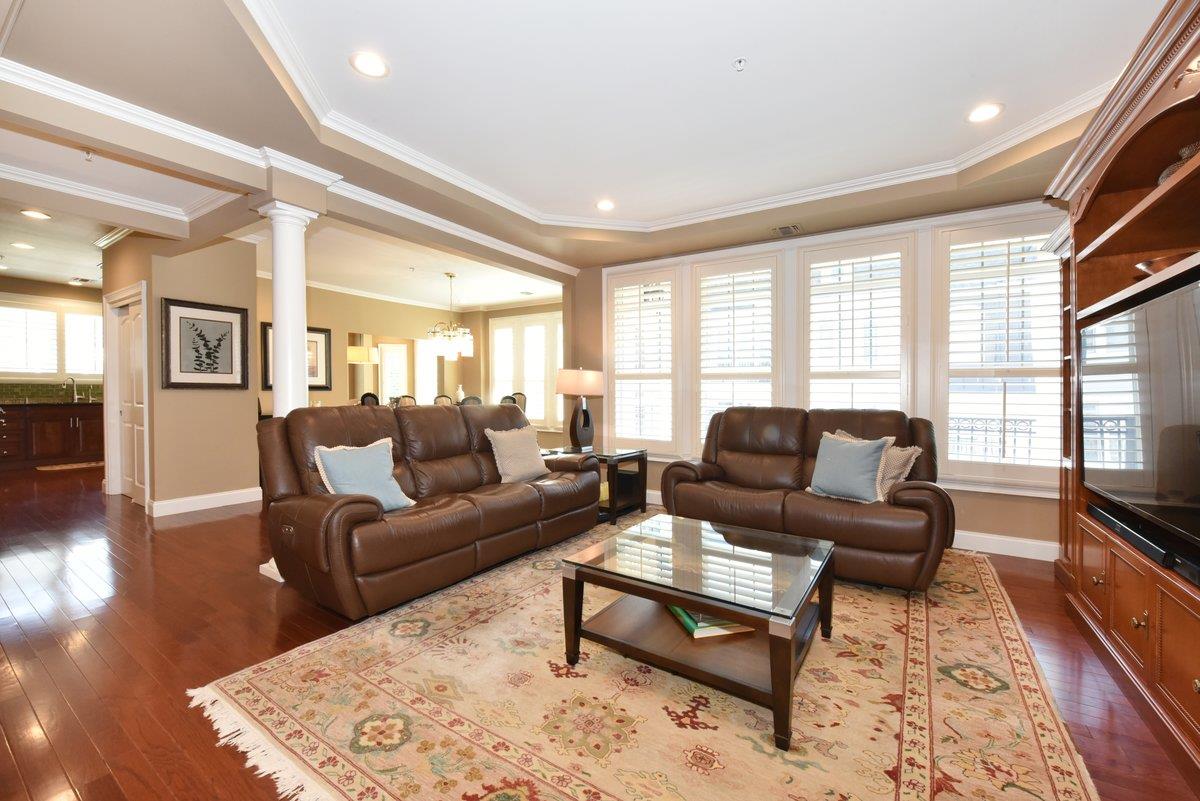 415 Pacing Way, Westbury, NY 11590