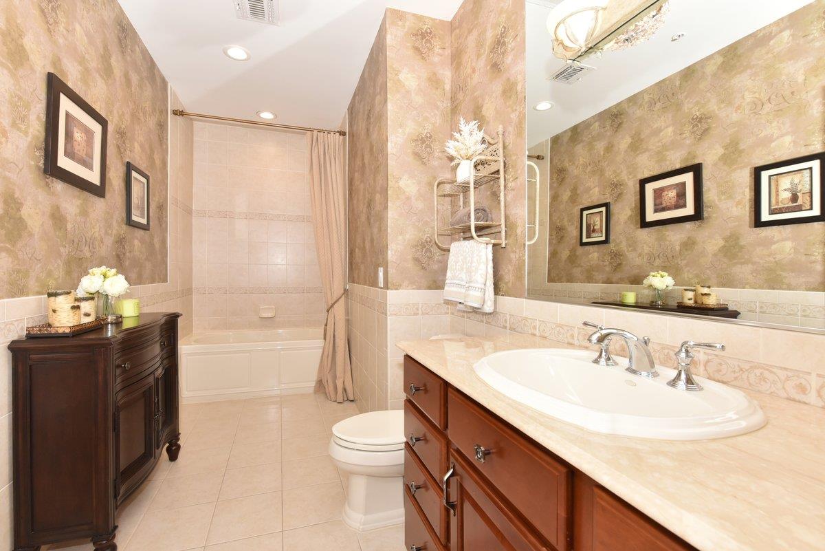 415 Pacing Way, Westbury, NY 11590