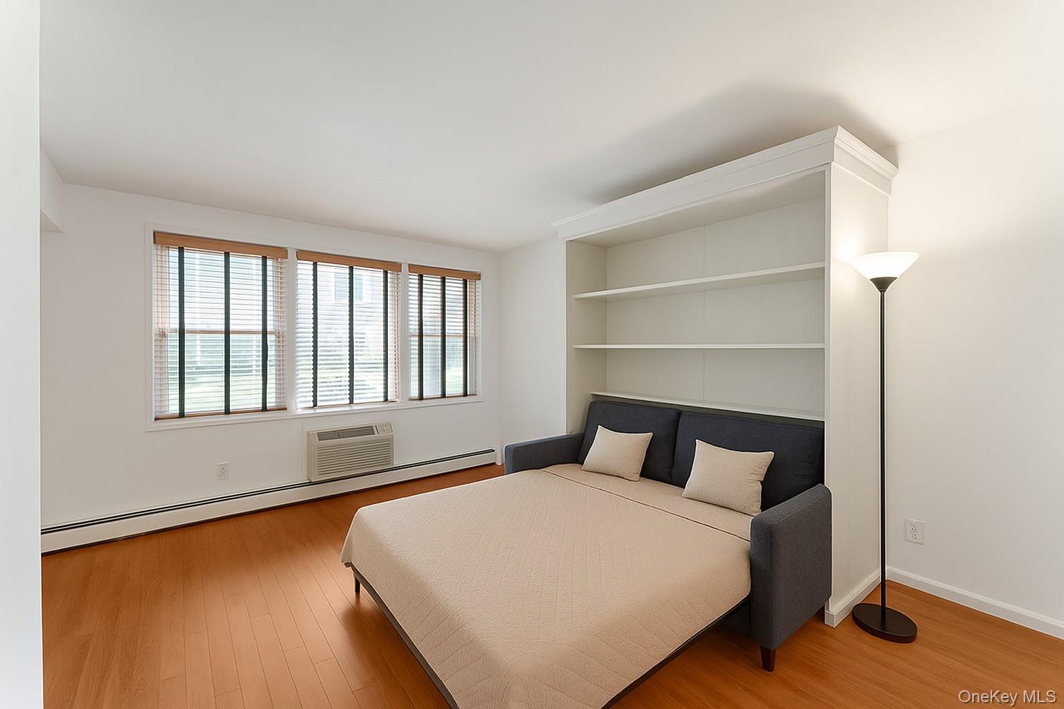 61 Maine Avenue # F6, Rockville Centre, NY 11570