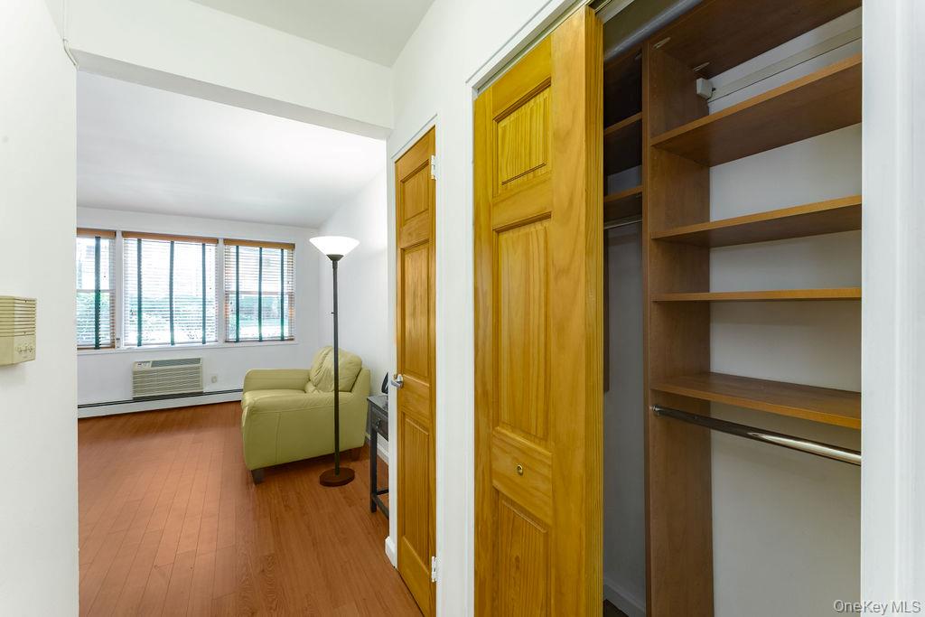 61 Maine Avenue # F6, Rockville Centre, NY 11570