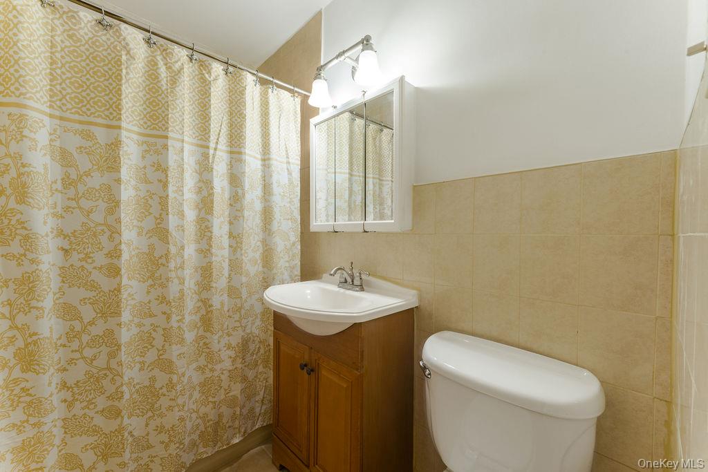 61 Maine Avenue # F6, Rockville Centre, NY 11570