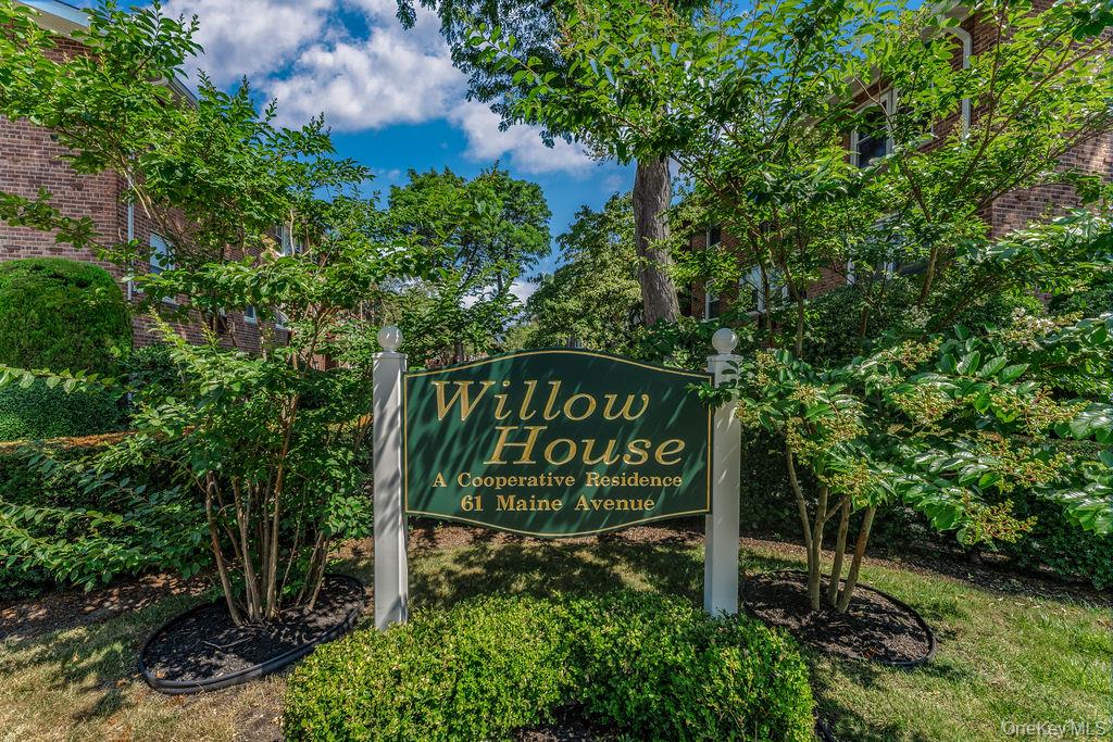 61 Maine Avenue # F6, Rockville Centre, NY 11570