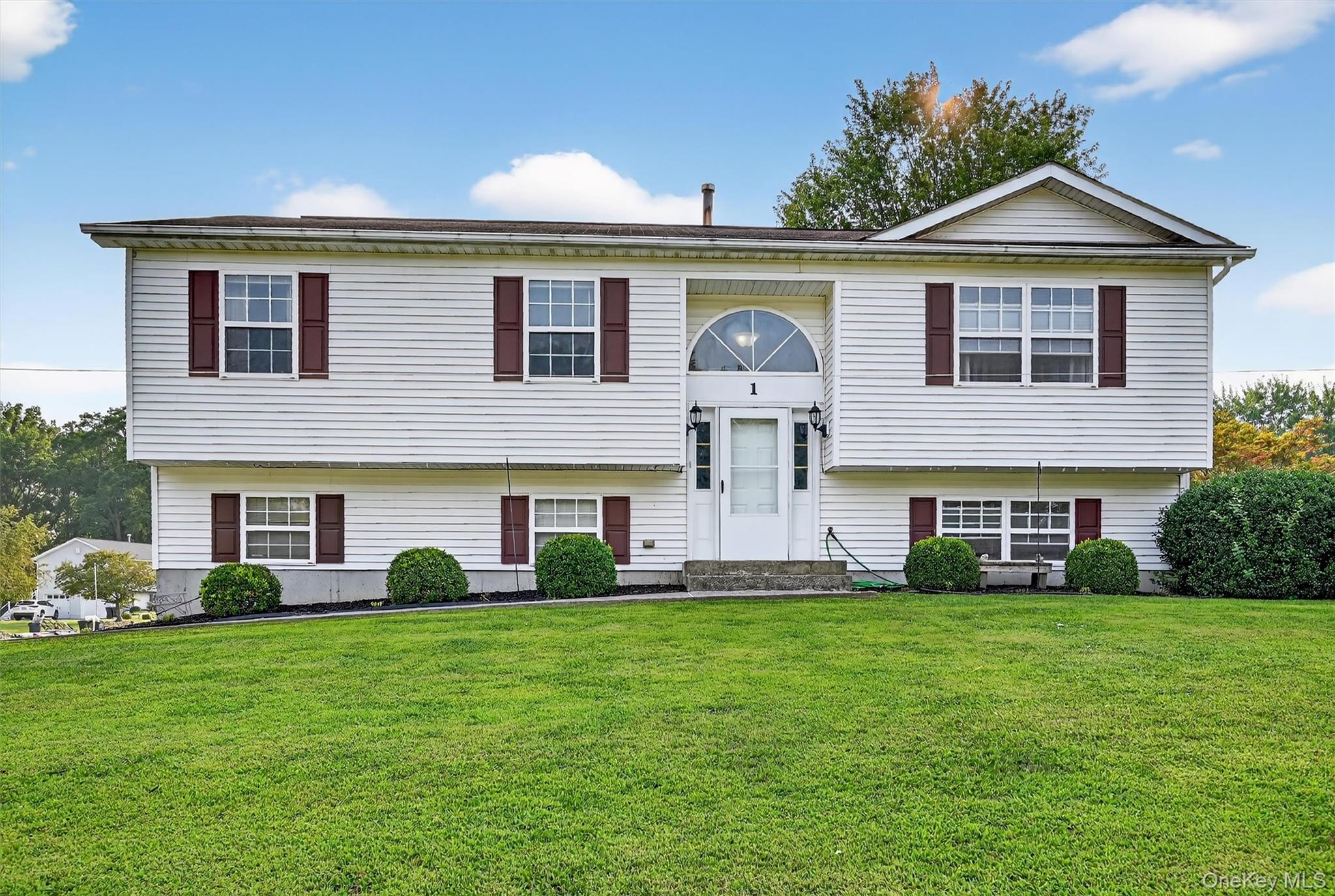 1 Windsor Square Drive, New Windsor, NY 12553