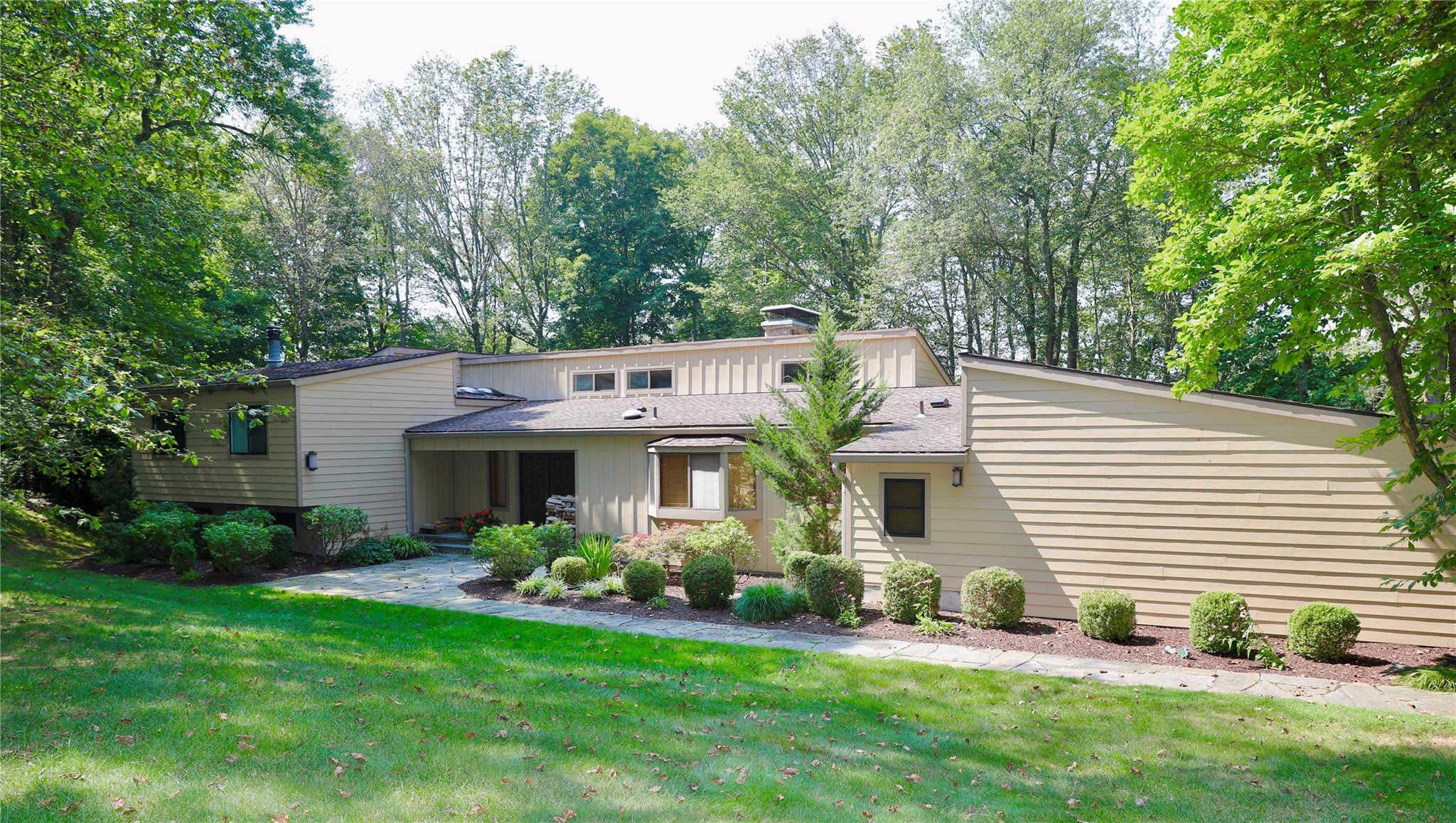 33 Greenlawn Road, Amawalk, NY 10501