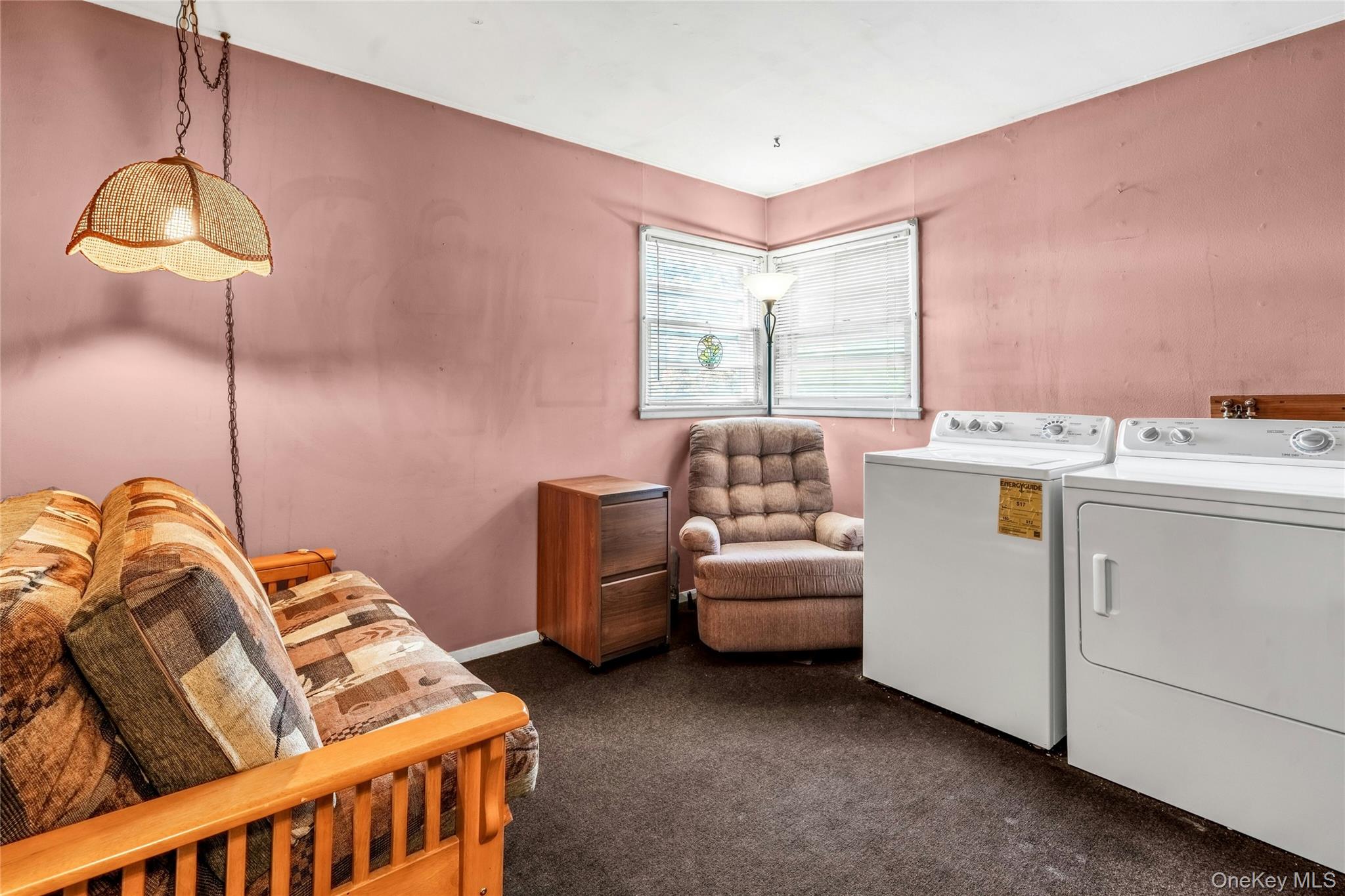 42 Summit Street, Plainview, NY 11803