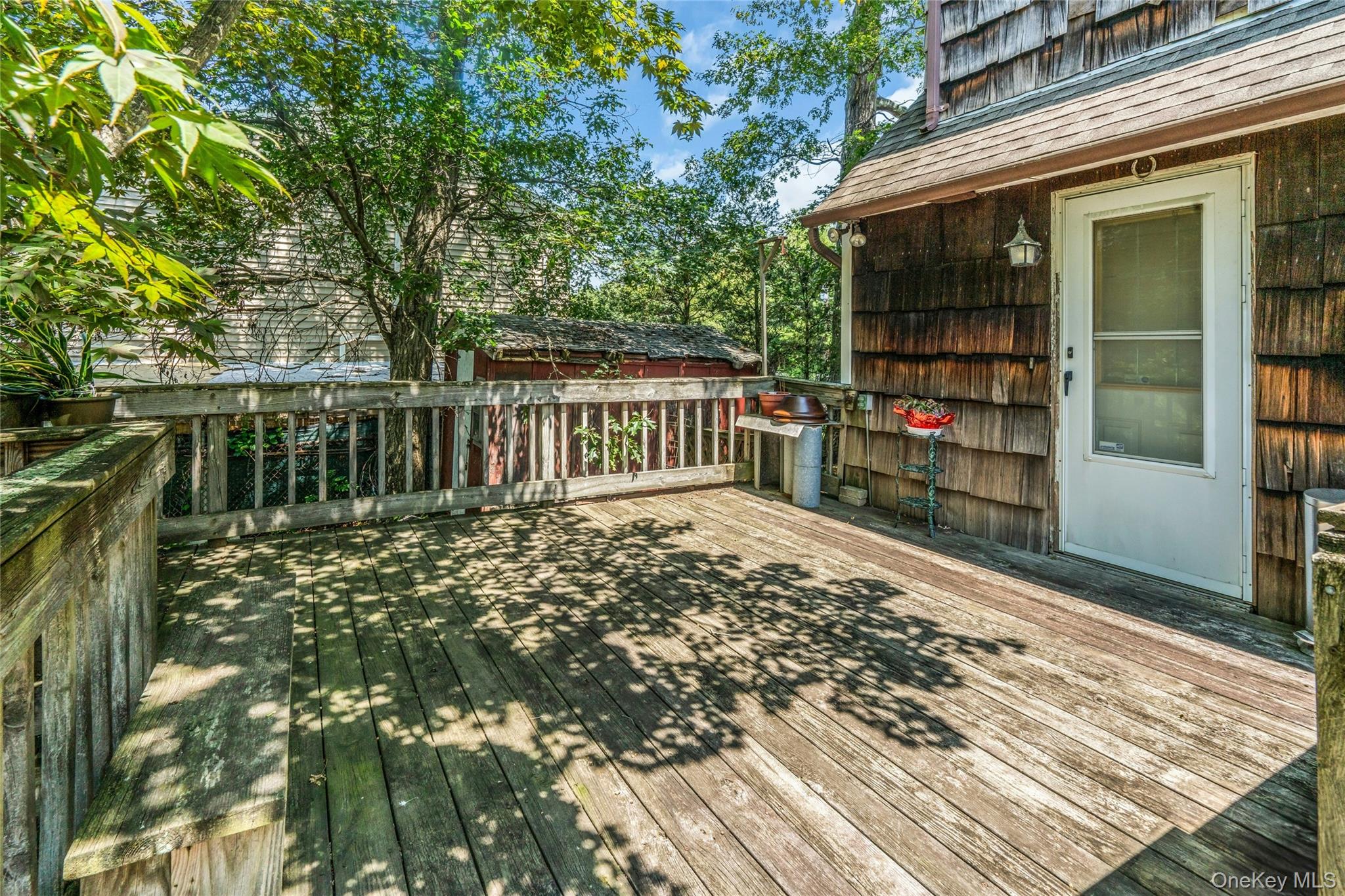 42 Summit Street, Plainview, NY 11803