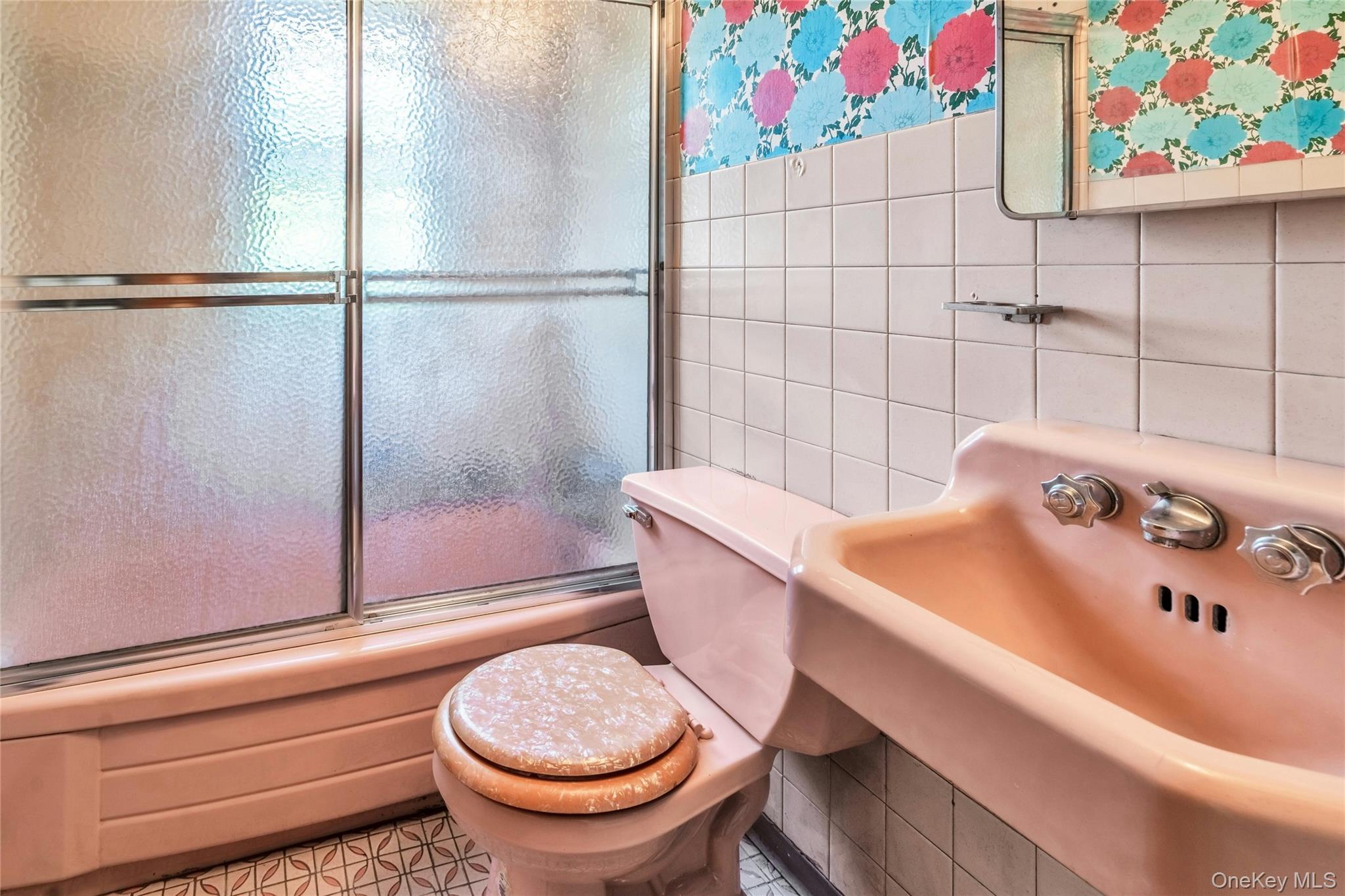 42 Summit Street, Plainview, NY 11803