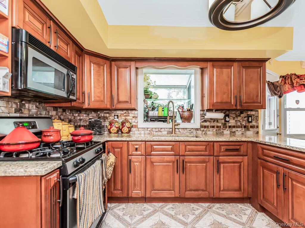 5 Drexel Court, New City, NY 10956