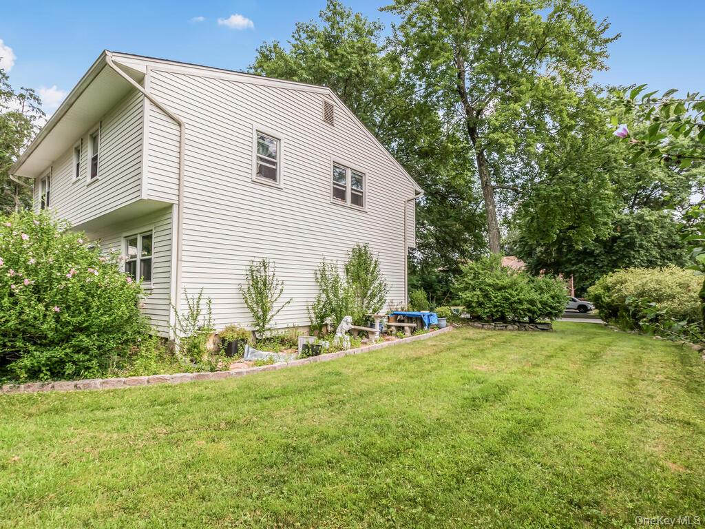 5 Drexel Court, New City, NY 10956