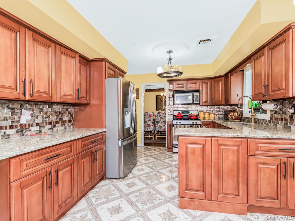 5 Drexel Court, New City, NY 10956