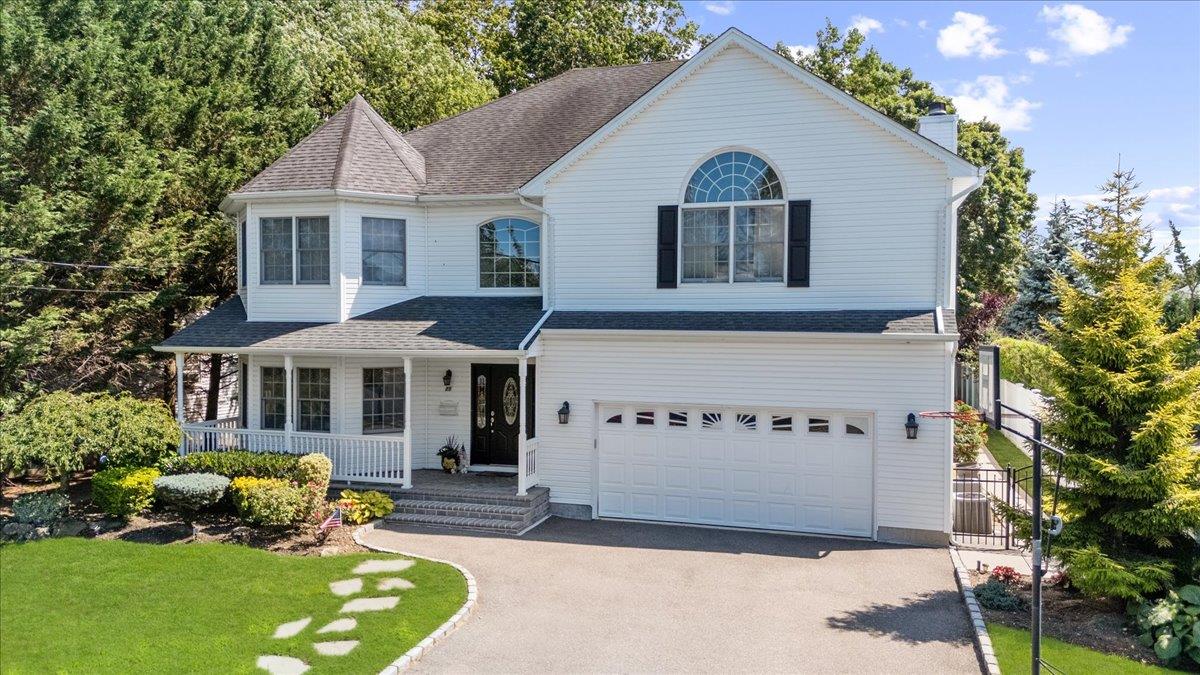 25 Sycamore Avenue, Bethpage, NY 11714