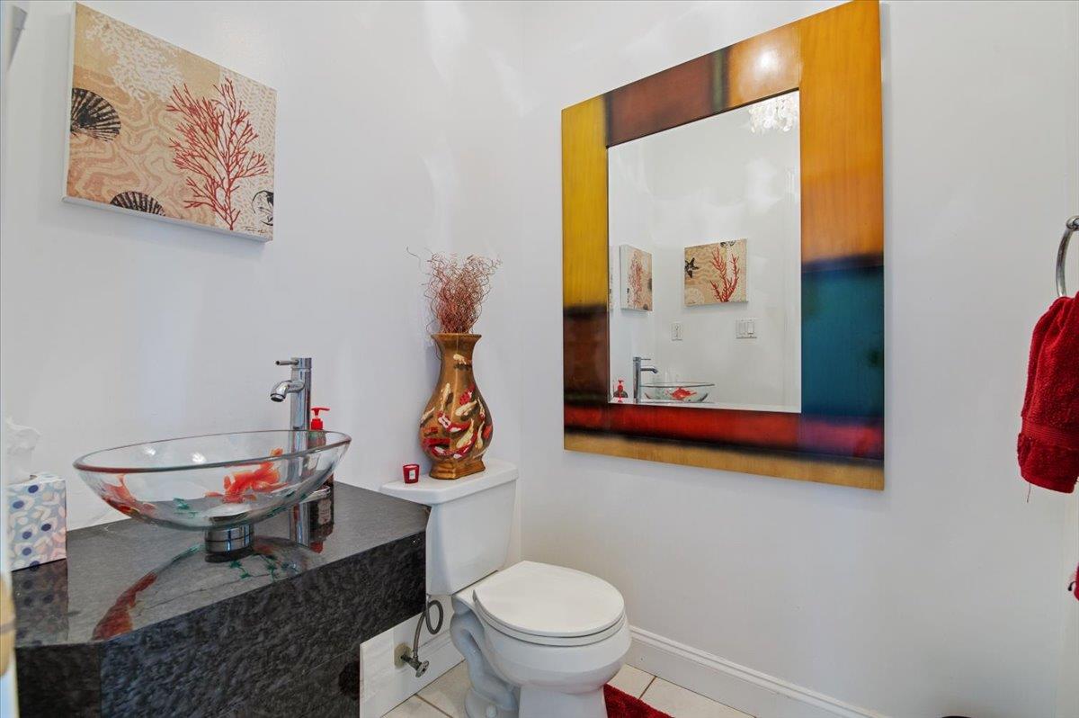 25 Sycamore Avenue, Bethpage, NY 11714