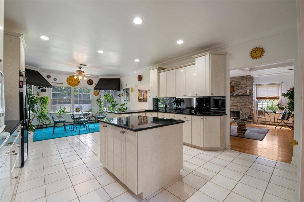 25 Sycamore Avenue, Bethpage, NY 11714