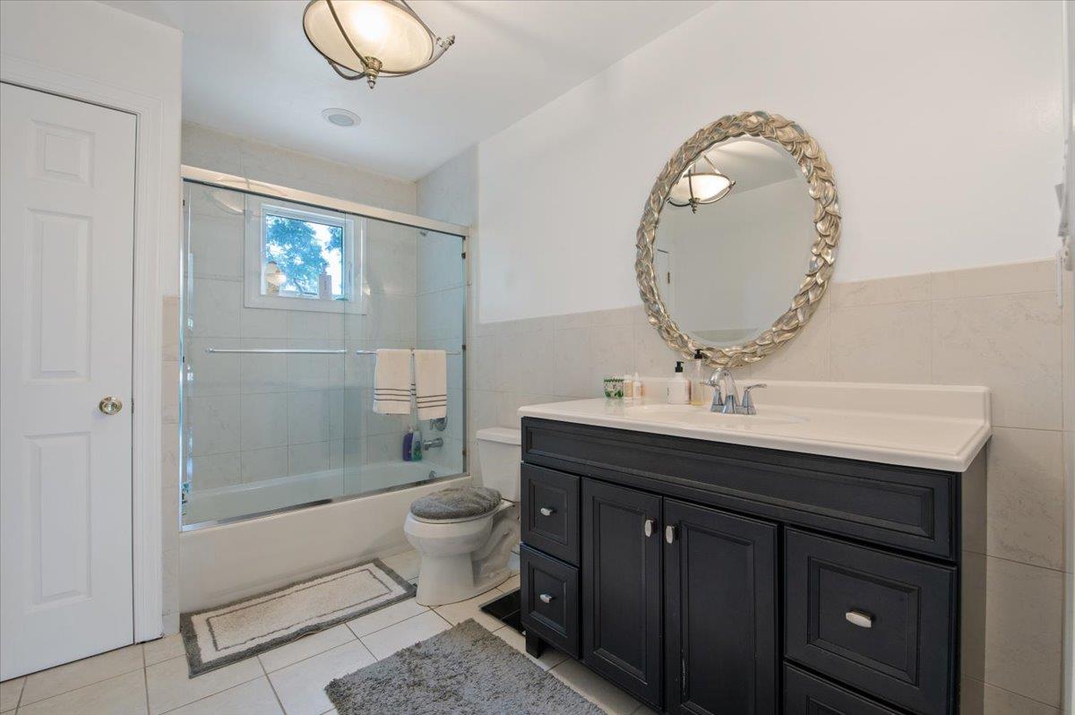 25 Sycamore Avenue, Bethpage, NY 11714