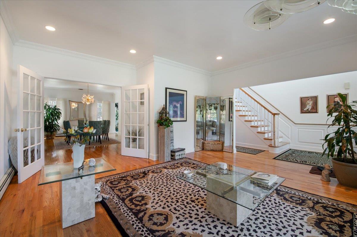 25 Sycamore Avenue, Bethpage, NY 11714