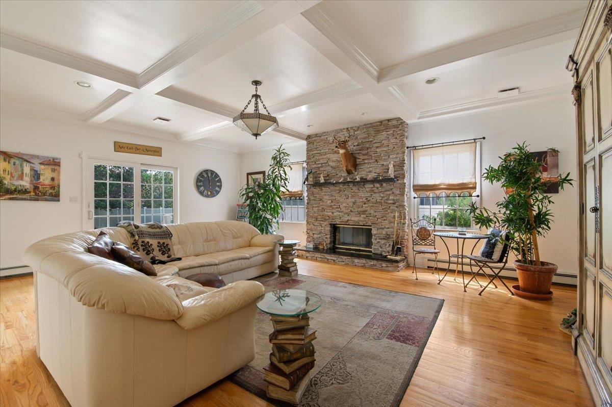 25 Sycamore Avenue, Bethpage, NY 11714