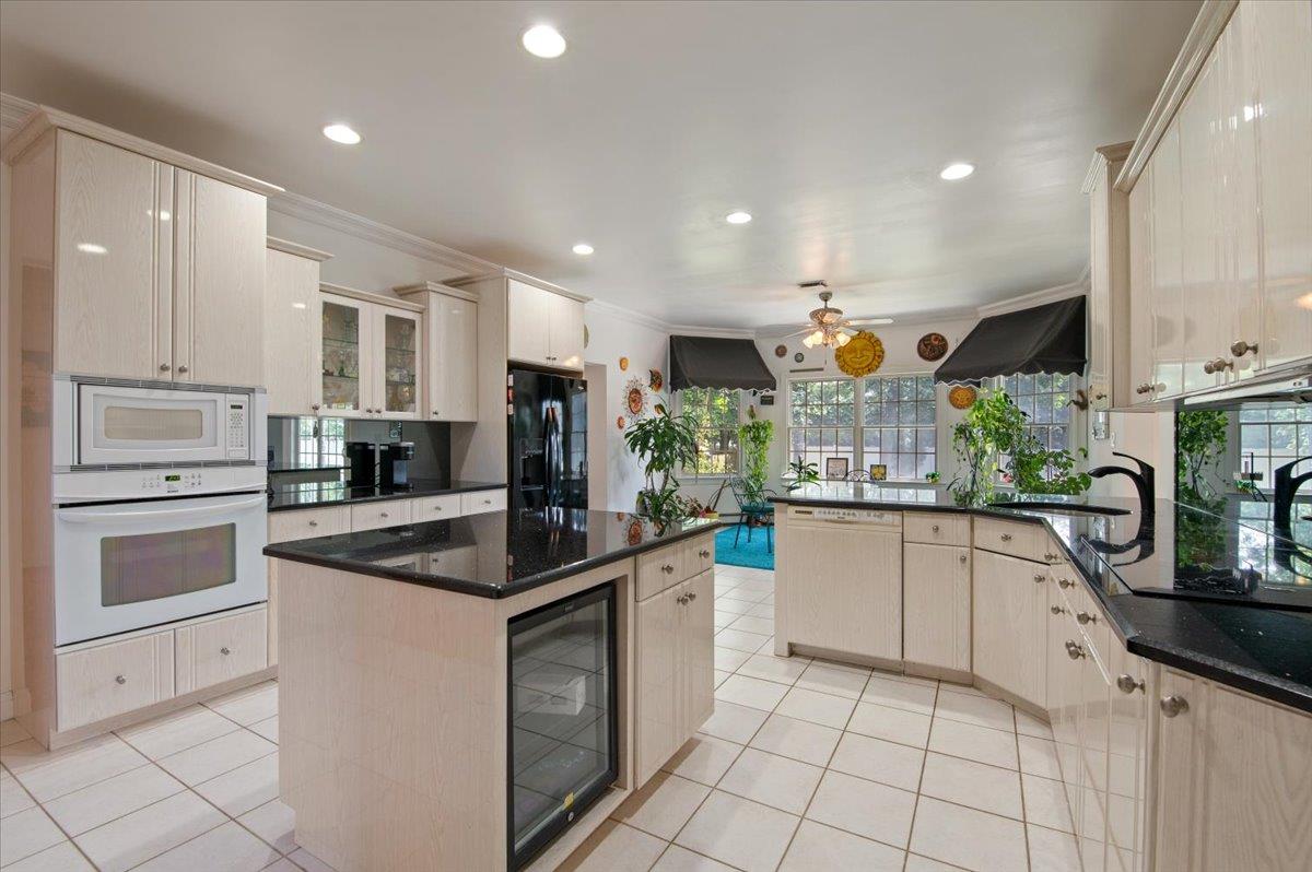 25 Sycamore Avenue, Bethpage, NY 11714